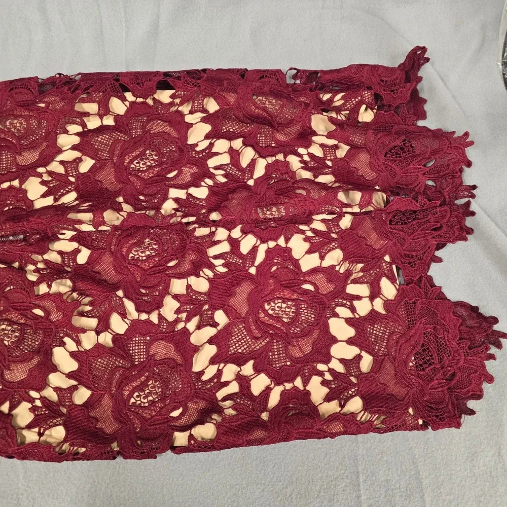 Lulus Burgundy Floral Crochet Lace‎ Halter Sheath Dress Maroon Size M